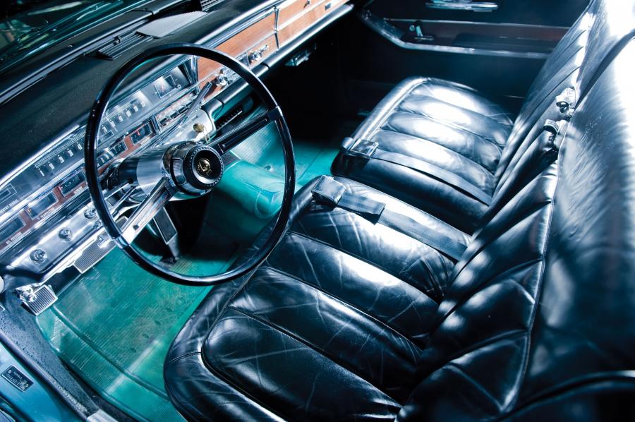  Chrysler Imperial Crown 4-Door Hardtop 1966 года  (фото 7 из 10)